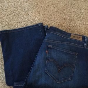 Levi’s 512 Bootcut Perfectly Shaping 18W